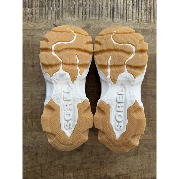 Sorel® Women's 7 M Kinetic™ Sneakers - Picture 9 of 10